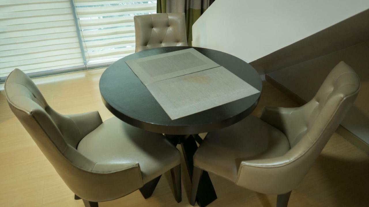 מנילה Avant Serviced Suites - Personal Concierge מראה חיצוני תמונה