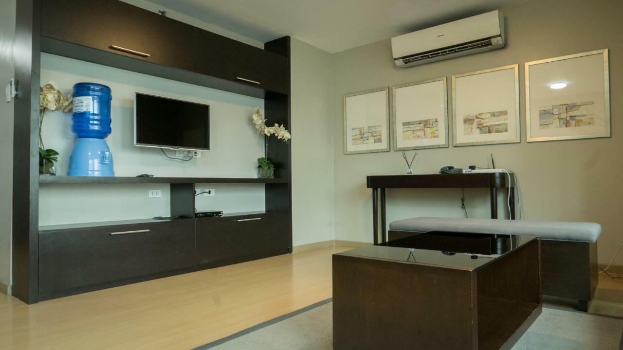 מנילה Avant Serviced Suites - Personal Concierge מראה חיצוני תמונה