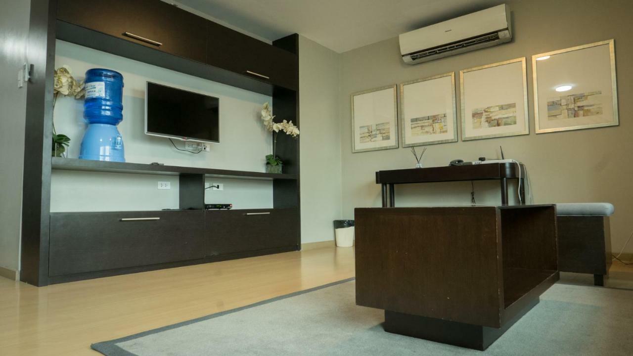 מנילה Avant Serviced Suites - Personal Concierge מראה חיצוני תמונה